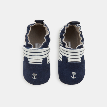 الخطوات الأولى النعال...